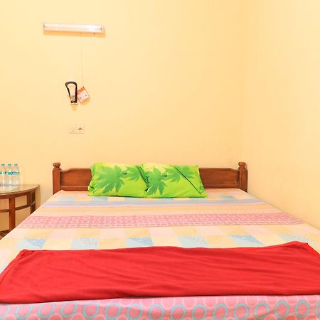 Penginapan Pondok Rizqi Syariah Brebek Exterior foto