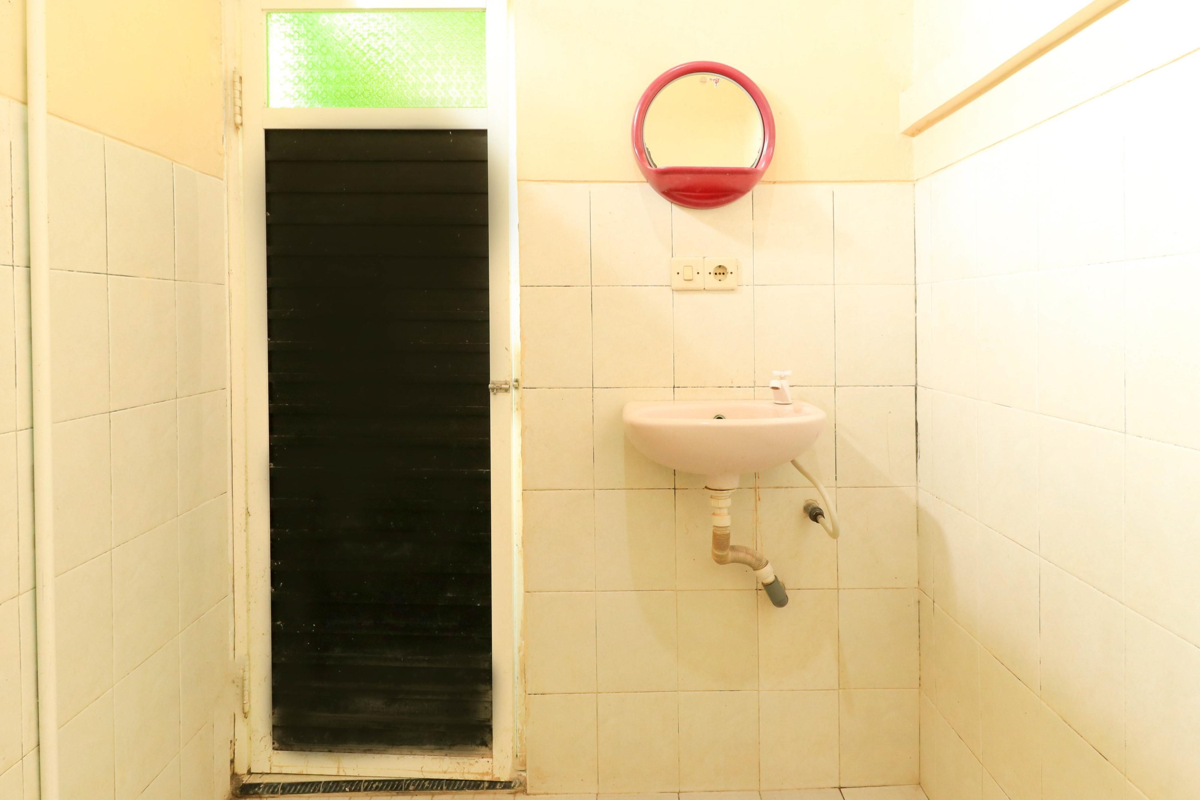 Penginapan Pondok Rizqi Syariah Brebek Exterior foto