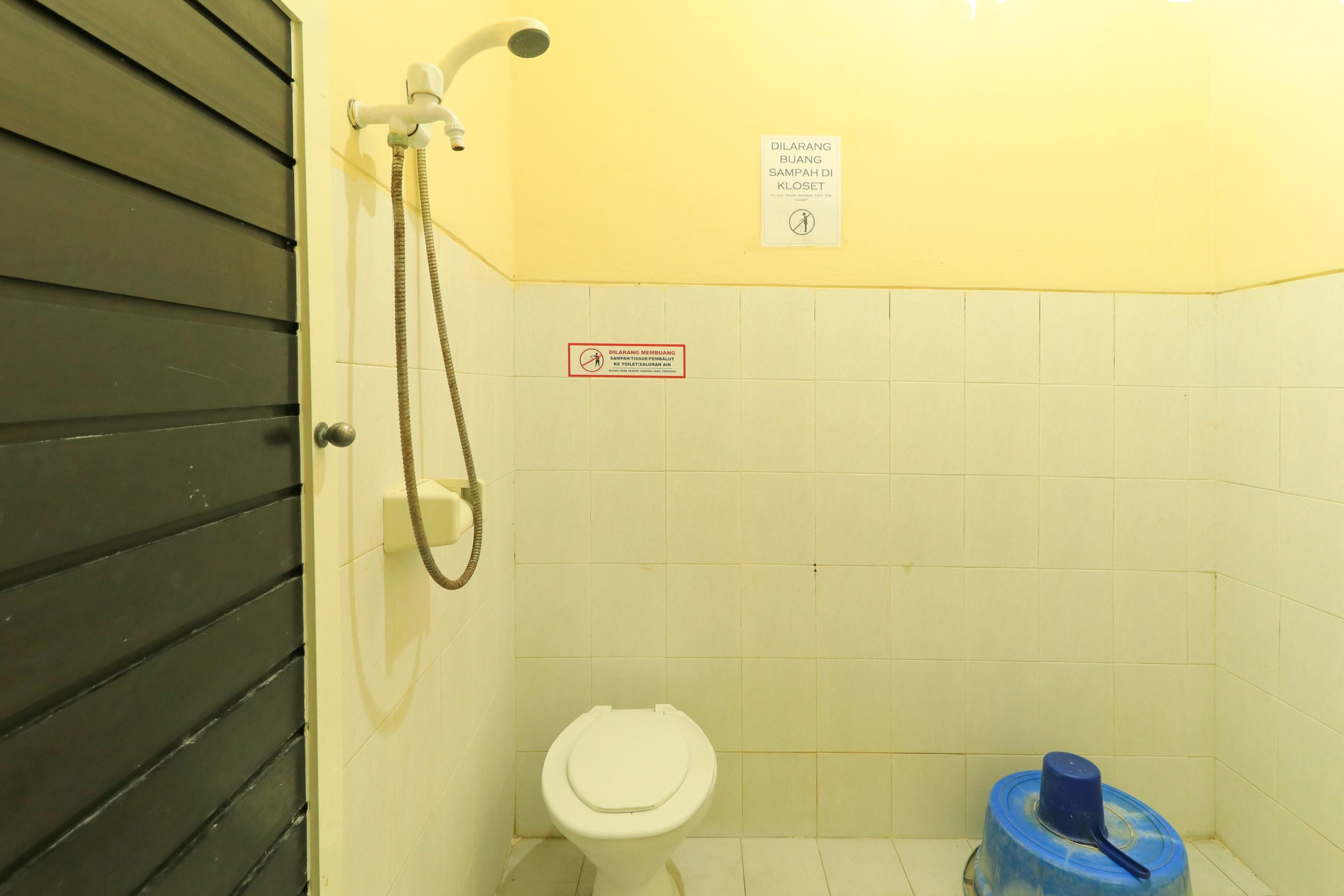 Penginapan Pondok Rizqi Syariah Brebek Exterior foto