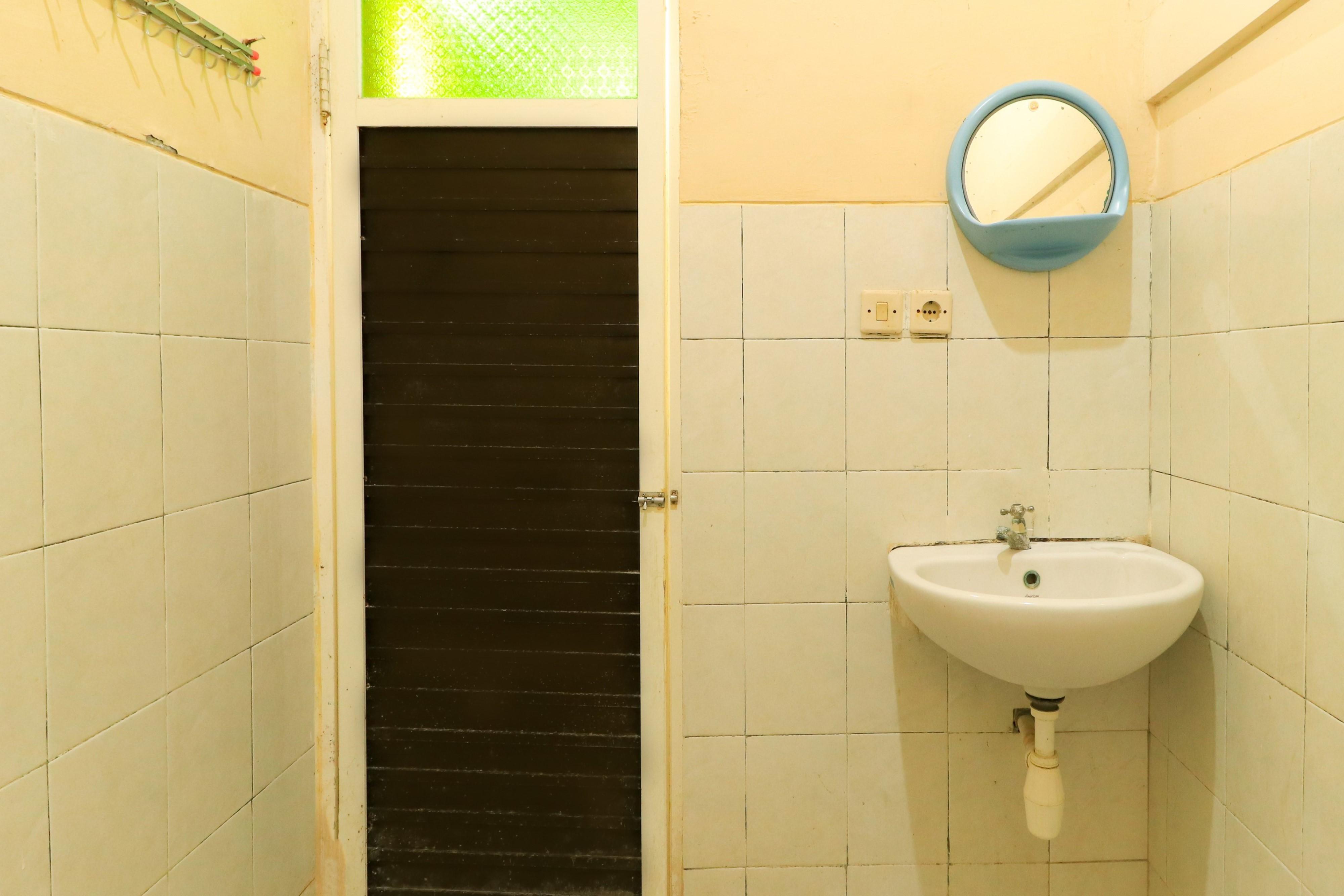 Penginapan Pondok Rizqi Syariah Brebek Exterior foto