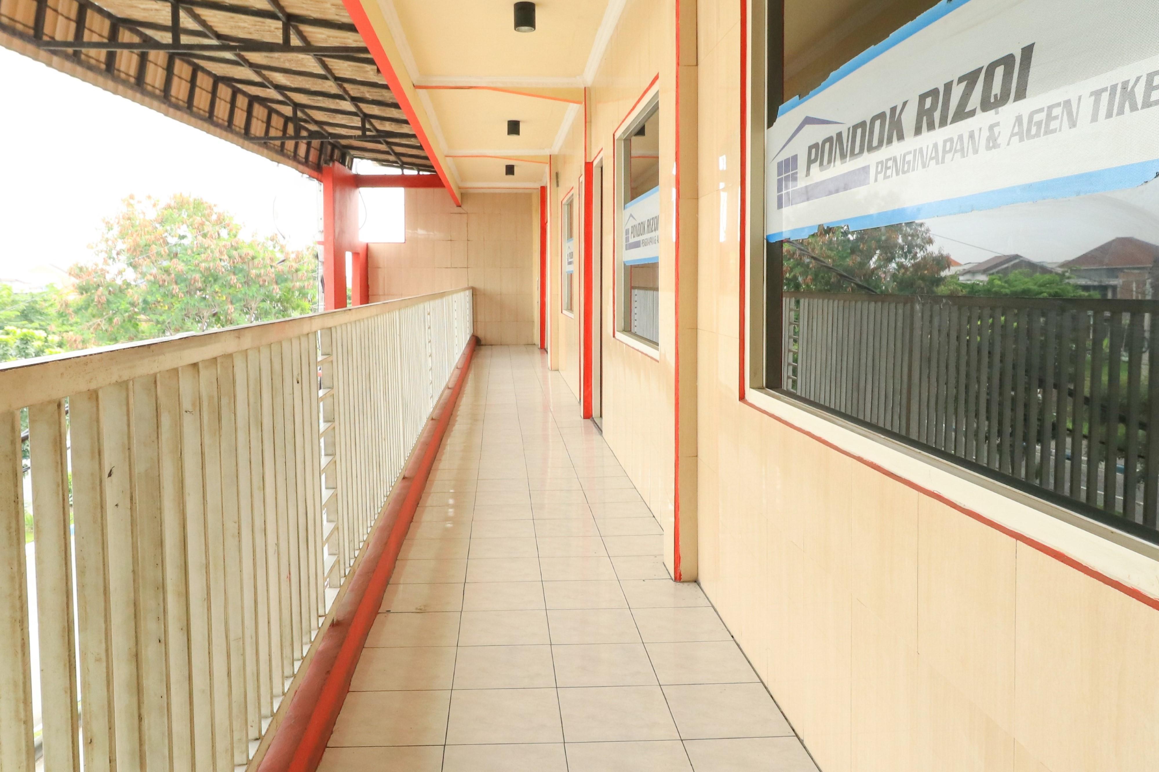 Penginapan Pondok Rizqi Syariah Brebek Exterior foto