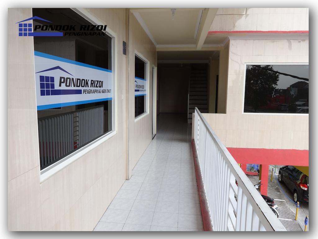 Penginapan Pondok Rizqi Syariah Brebek Exterior foto