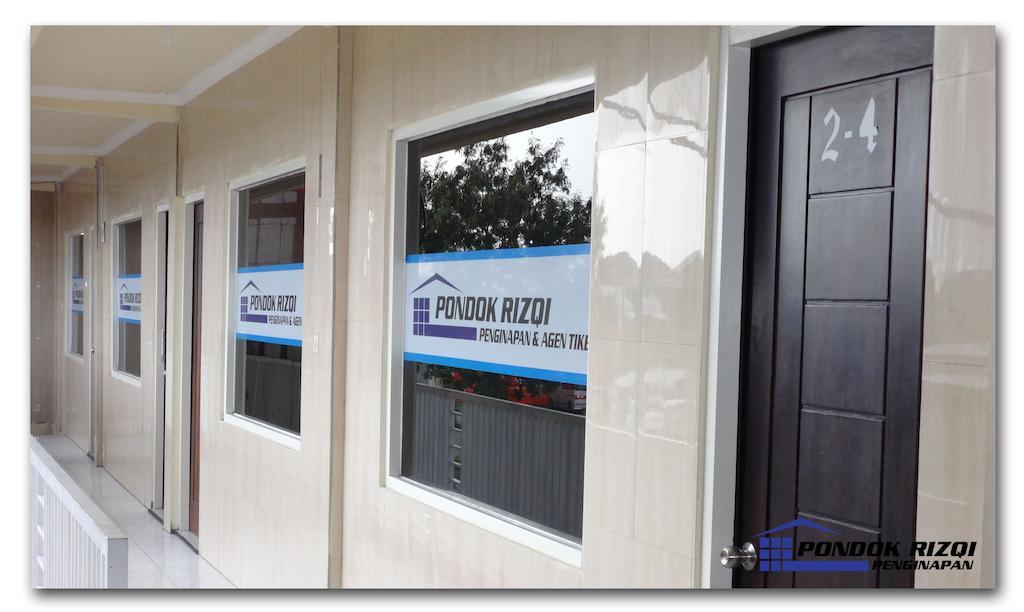 Penginapan Pondok Rizqi Syariah Brebek Exterior foto