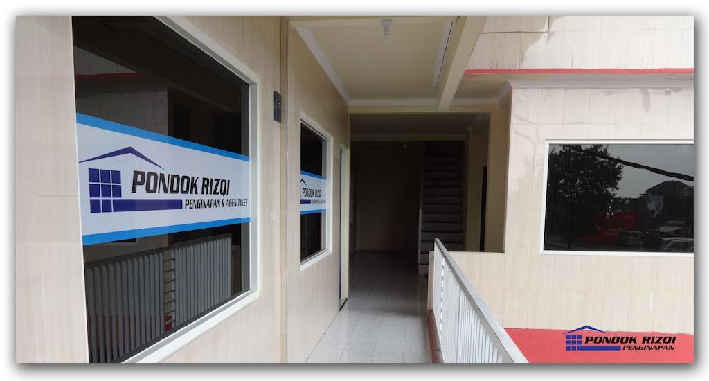 Penginapan Pondok Rizqi Syariah Brebek Exterior foto